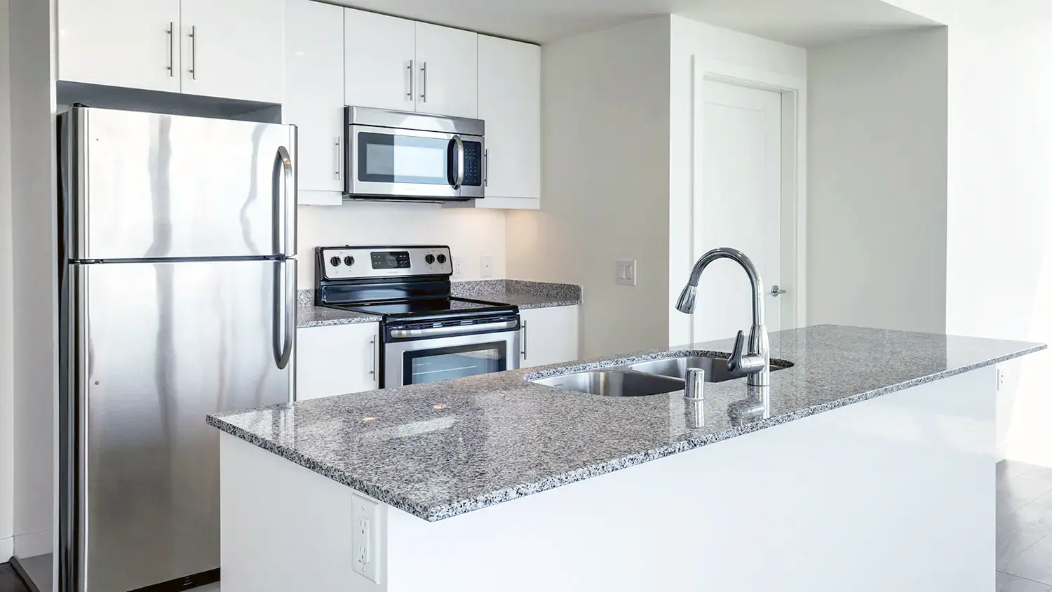 apartment features pinnacle on the park 14