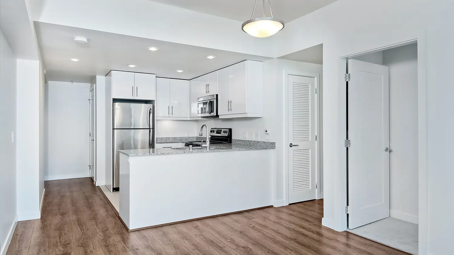 apartment features pinnacle on the park 15